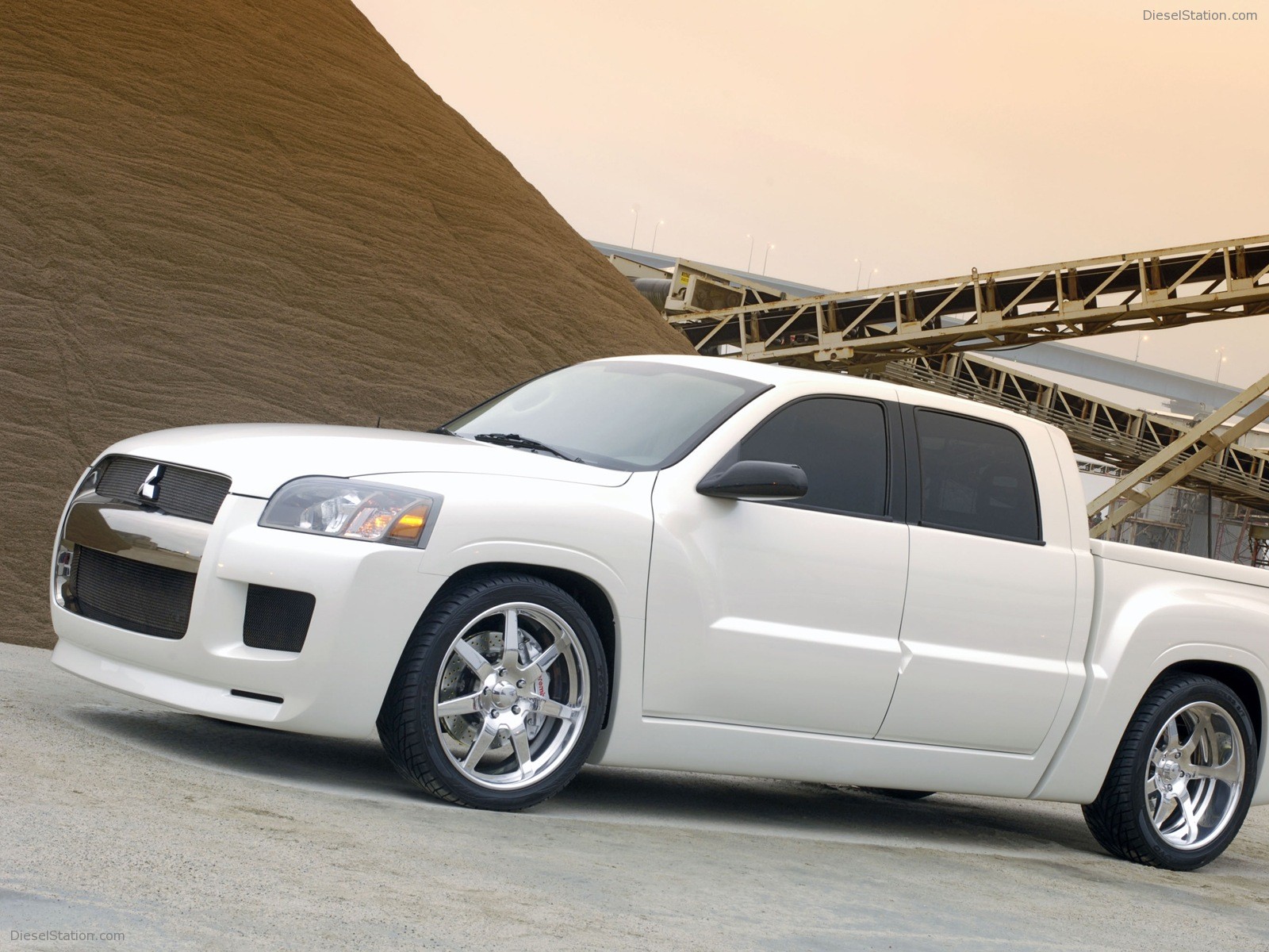 Mitsubishi Street Raider Concept